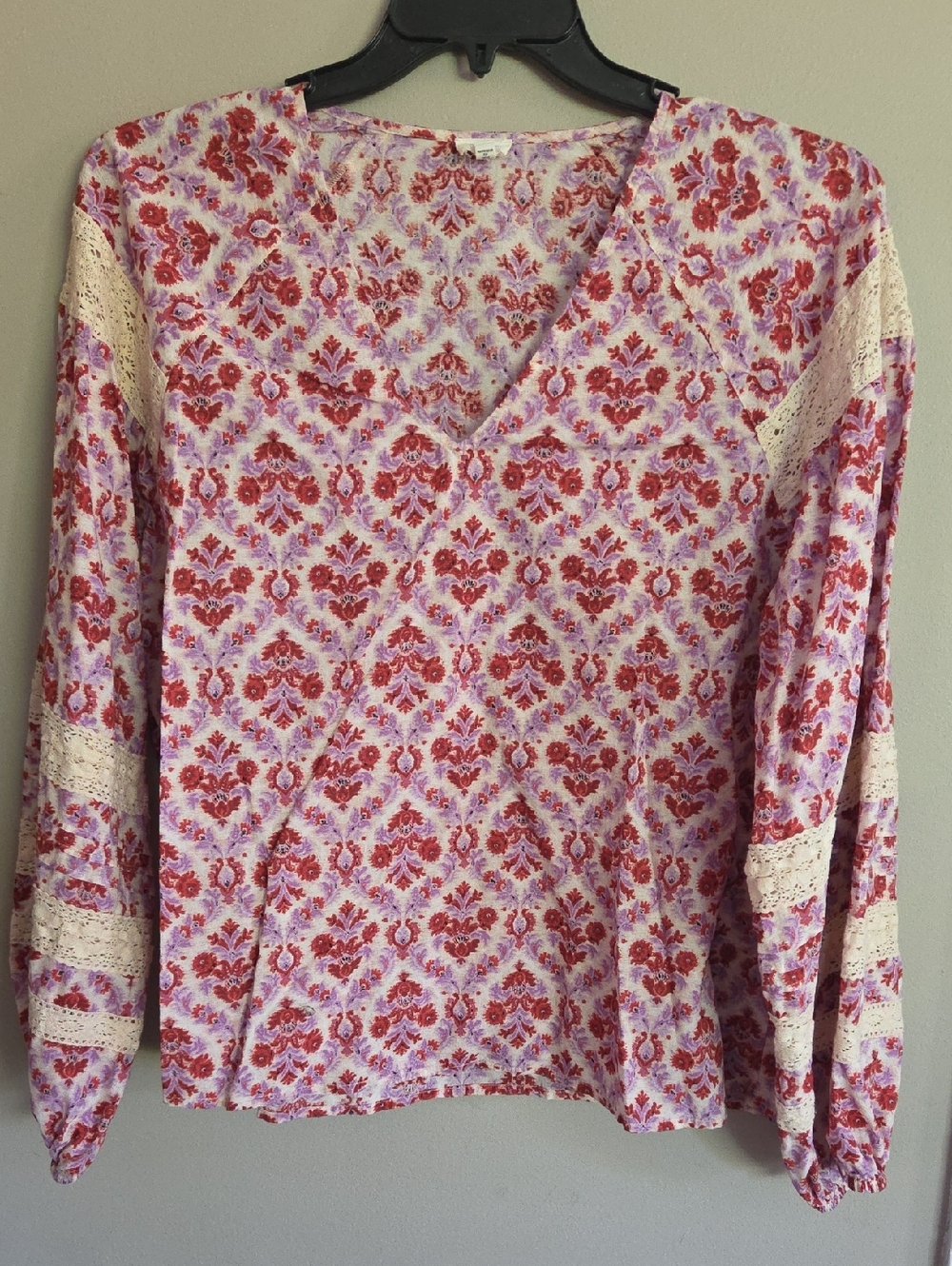Boho Floral Lace-Trim V-Neck Long Sleeve Top